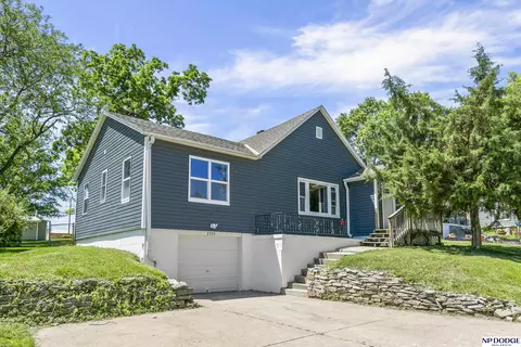 2705 Margo St, Bellevue, NE 68147