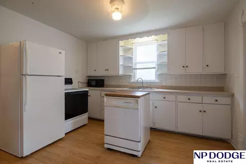 Kitchen - 116 E Hillcrest Dr, Seward, NE 68434 photo 3 of 3
