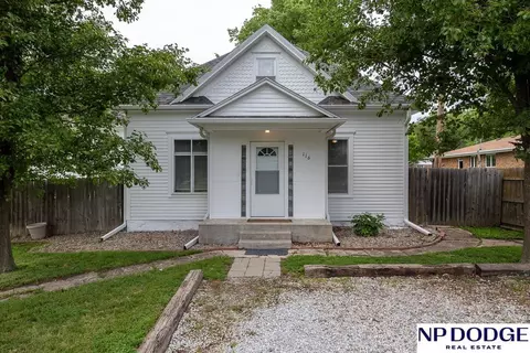 116 E Hillcrest Dr, Seward, NE 68434