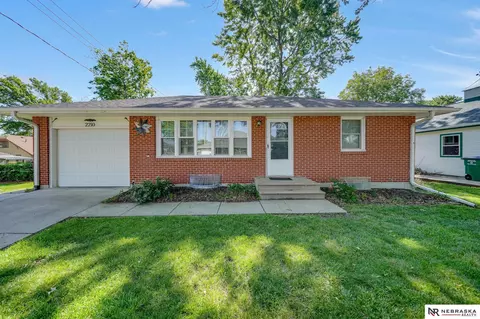 2210 N 67th St, Lincoln, NE 68505