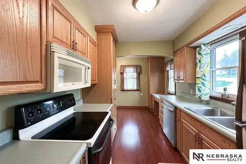 Kitchen - 210 Cedar St, Springfield, NE 68059 photo 5 of 8