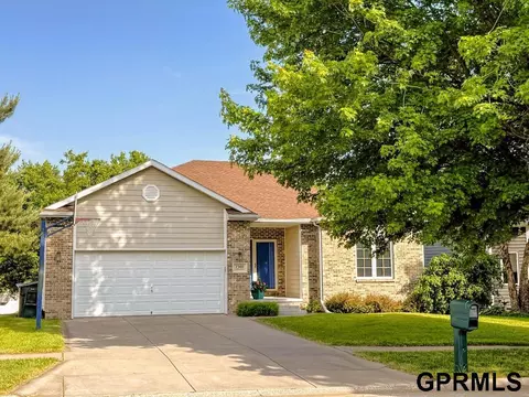 7360 Collister Rd, Lincoln, NE 68516