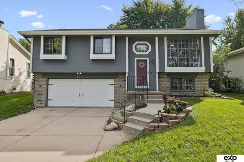8927 N 82 St, Omaha, NE 68122