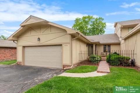 6024 Oakcrest Plz #13, Omaha, NE 68137