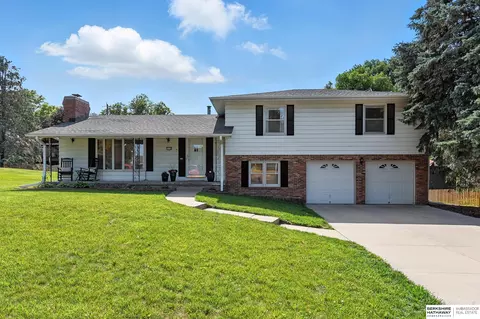 1516 Pinewood Dr, Omaha, NE 68144