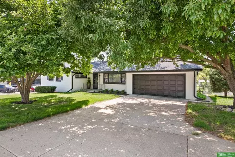 2330 S 90th St, Omaha, NE 68124
