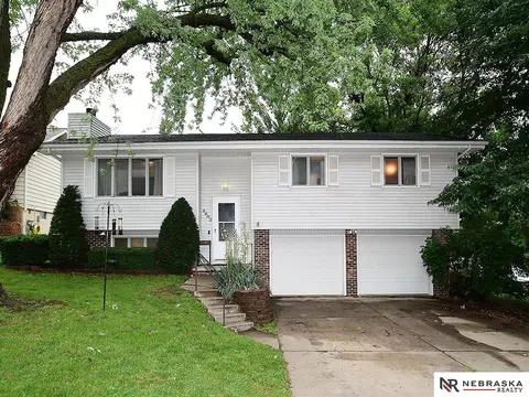 2602 Geri Dr, Bellevue, NE 68147