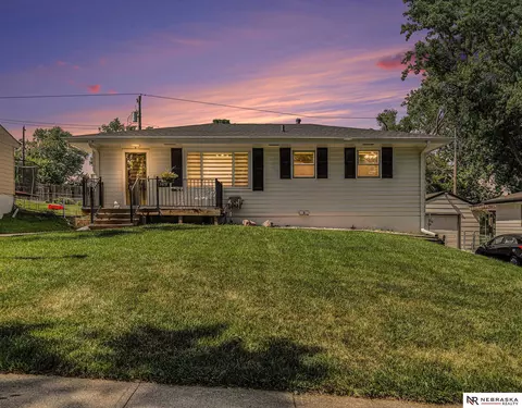 9418 Meredith Ave, Omaha, NE 68134