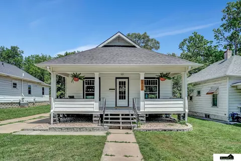 2934 Sumner St, Lincoln, NE 68502