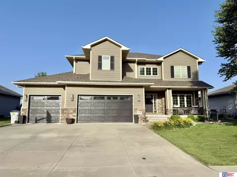 2230 Meadow Ln, Seward, NE 68434
