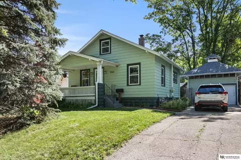 1026 S 33rd St, Lincoln, NE 68510