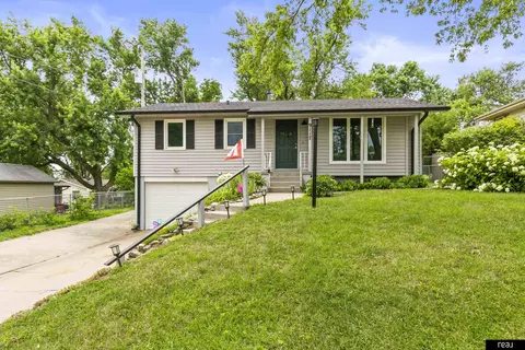 9117 Boyd St, Omaha, NE 68134