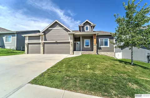5110 N 181st St, Elkhorn, NE 68022