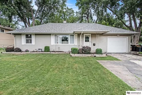 7764 Main St, Ralston, NE 68127