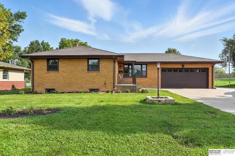 5222 A St, Omaha, NE 68106