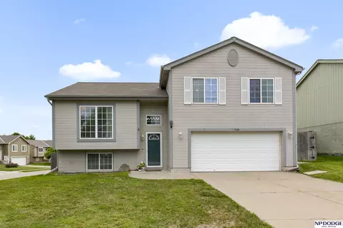 7404 N 74 St, Omaha, NE 68122
