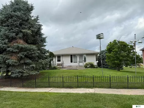 615 5th Ave, Fairmont, NE 68354