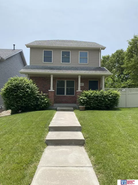 5901 Billings Dr, Lincoln, NE 68516