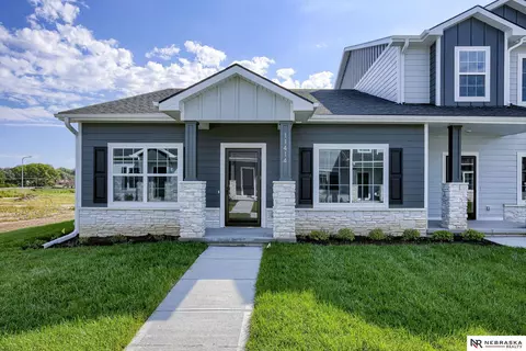 12811 S 45th Ter, Papillion, NE 68133