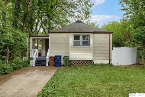 305 W 19th Ave, Bellevue, NE 68005