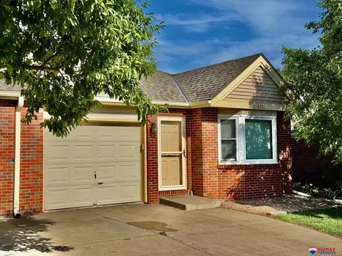 3333 Glenhaven Pl, Lincoln, NE 68506