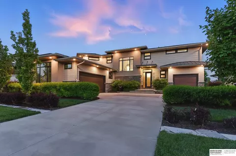 21337 A St, Elkhorn, NE 68022