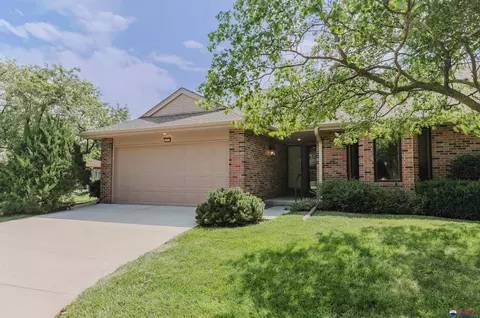 1023 Teton Ct, Lincoln, NE 68510