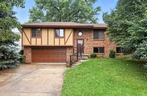 13605 Grover St, Omaha, NE 68144