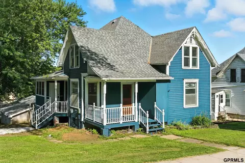 506 N Walnut St, Avoca, IA 51521