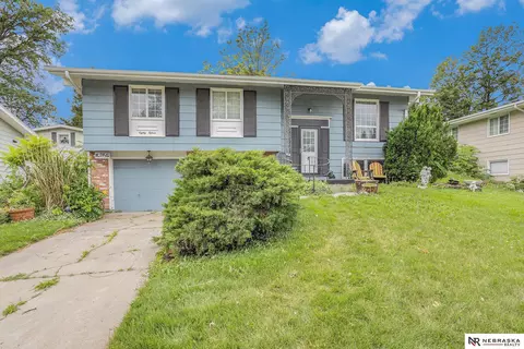 8015 E Avon Ln, Lincoln, NE 68505