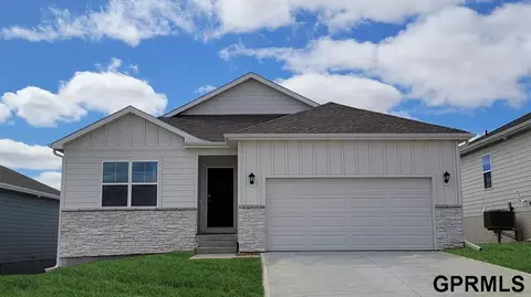 12914 S 66th Ave, Papillion, NE 68133