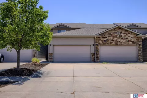 1215 Turtle Creek Rd, Lincoln, NE 68521