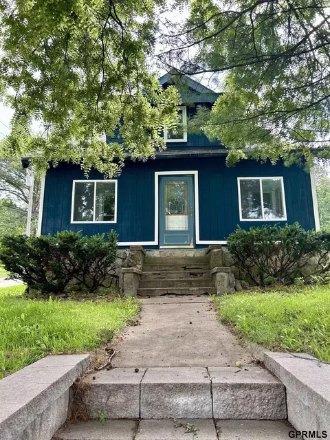 613 N Walnut St, Avoca, IA 51521