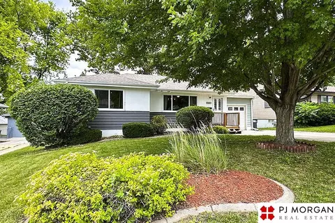 5401 N 49th St, Omaha, NE 68104