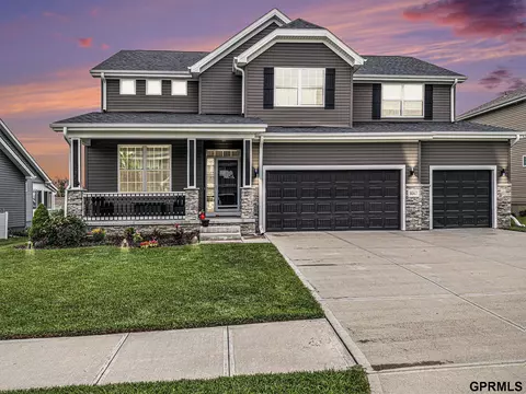 8047 N 173 St, Bennington, NE 68007