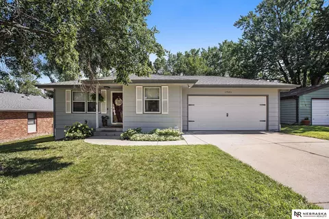 1945 Fairfield St, Lincoln, NE 68521
