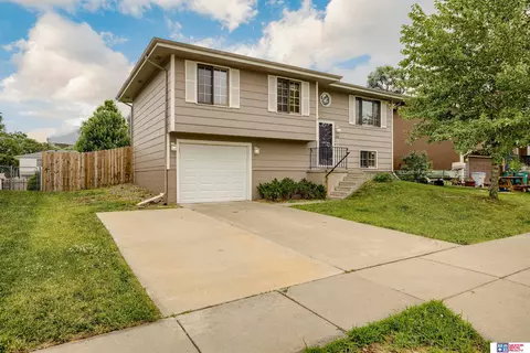 1710 SW 31st St, Lincoln, NE 68522