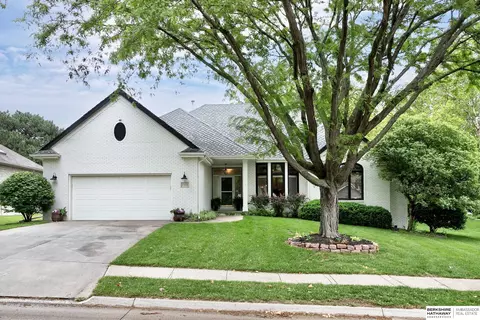 5801 S 119 Plz, Omaha, NE 68137