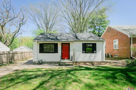 3018 S 42nd St, Lincoln, NE 68506