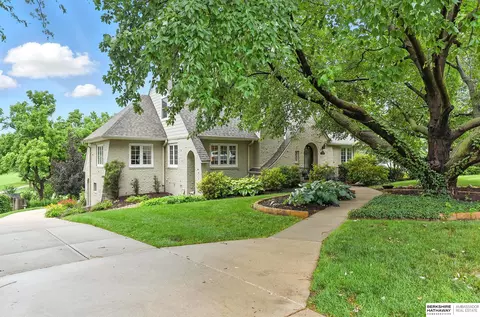 10334 Rockbrook Rd, Omaha, NE 68134