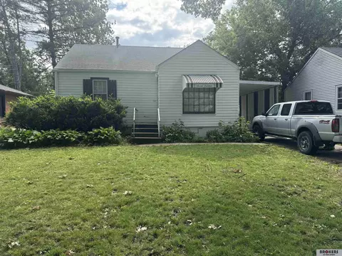 714 S 50 St, Lincoln, NE 68510