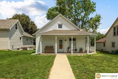 306 3rd St, Neola, IA 51559