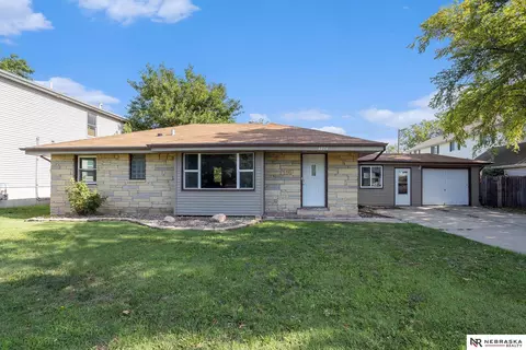 4426 Huntington Ave, Lincoln, NE 68504