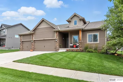 16426 Whitmore St, Bennington, NE 68007
