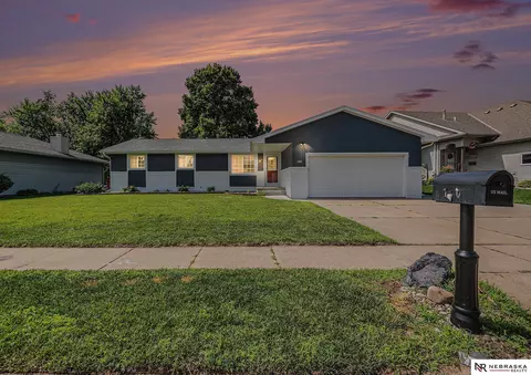 1409 Nelson Ln, Fremont, NE 68025