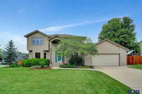 6825 S 51st St, Lincoln, NE 68516