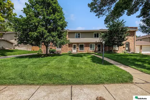 809 N 122nd St, Omaha, NE 68154