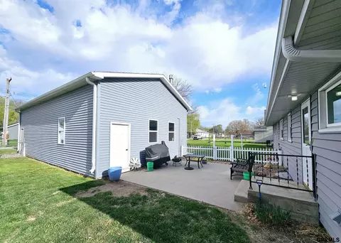 534 N 3rd St, Hampton, NE 68843 photo 27