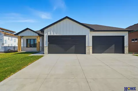 640 Eloise Ave, Lincoln, NE 68520