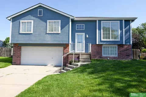 2412 Lewis And Clark Rd, Bellevue, NE 68123